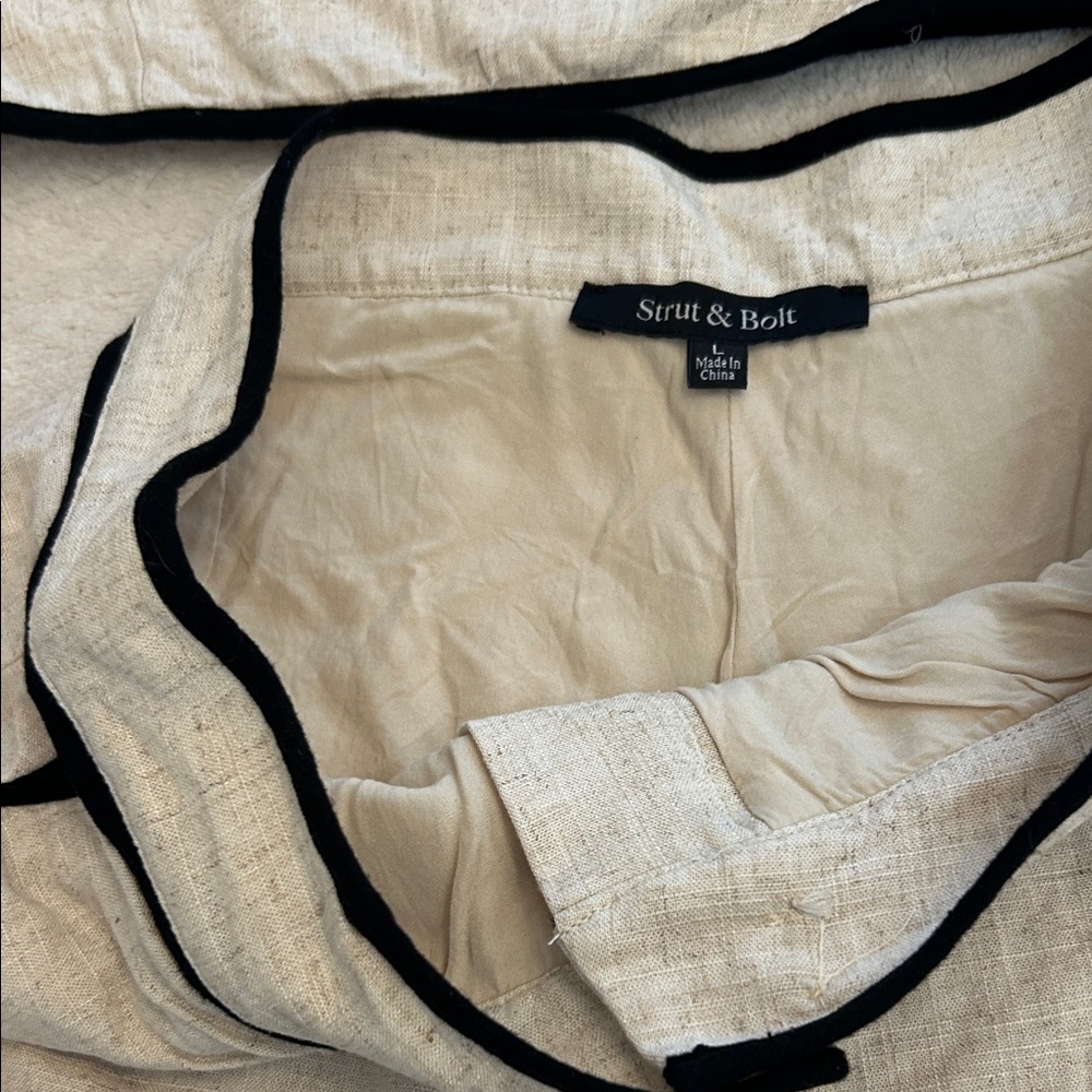 Women's Cream Tank Top with Black Trim - Picture 4 of 5